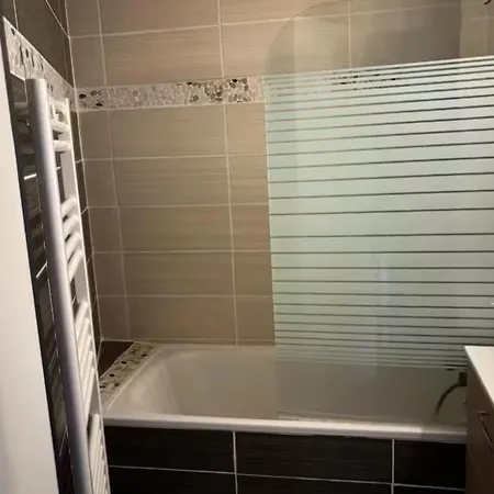 شقة With Mountain View Balcony