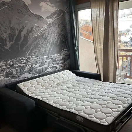 With Mountain View Balcony *