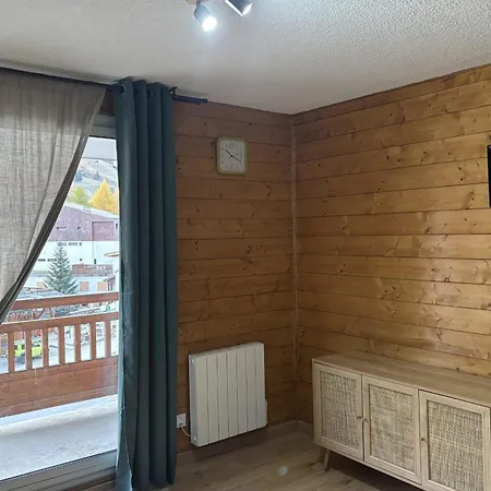 With Mountain View Balcony