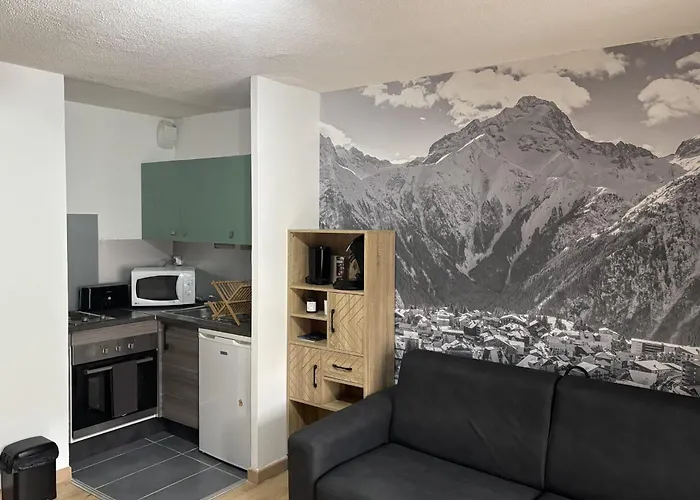 With Mountain View Balcony Apartment Les Deux Alpes