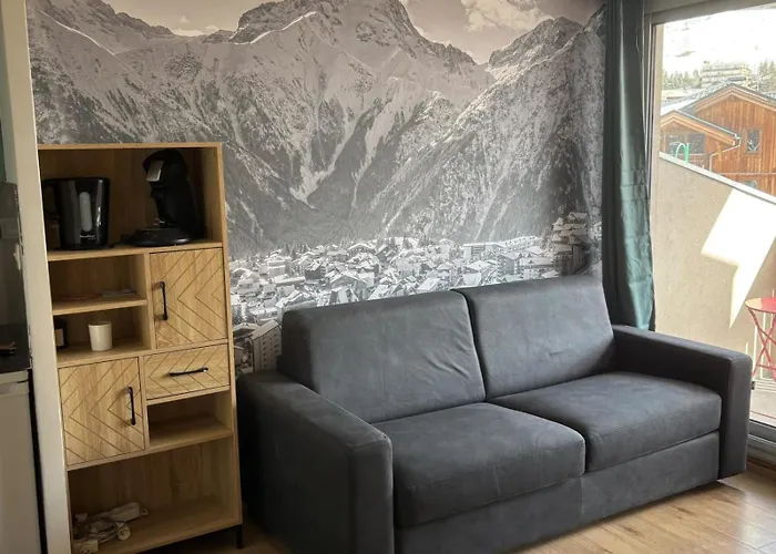 With Mountain View Balcony