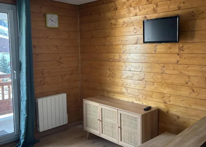 Apartment With Mountain View Balcony *